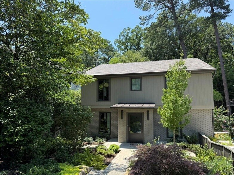 Foto principal - 2260 Stephen Long Dr NE