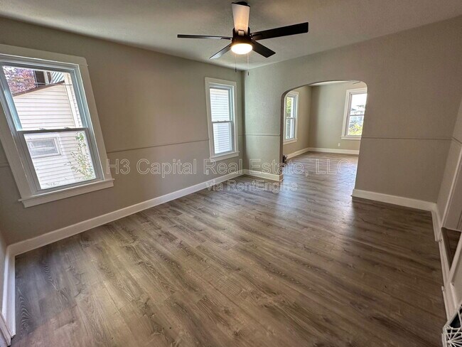 Foto del edificio - 114 N Missouri Ave