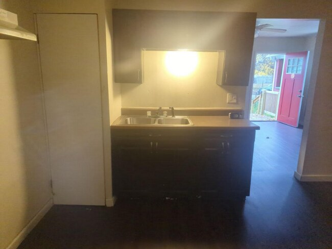 Foto del edificio - 912 Willow Ave