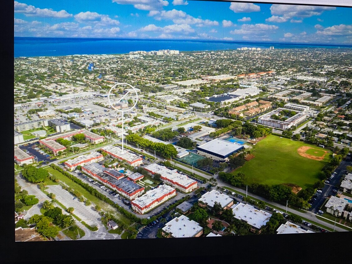 Foto del edificio - 475 SE 8th St