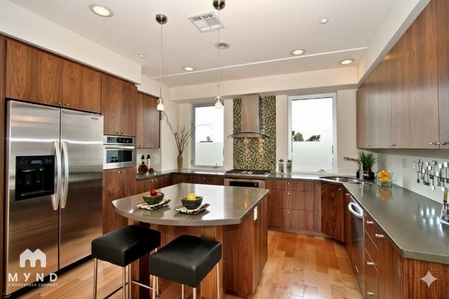 Foto del edificio - 3980 Dove St