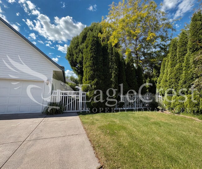 Foto del edificio - Brand-New Bright & Open Studio Apartment ~ $300.00 OFF 2nd Month Rent!!
