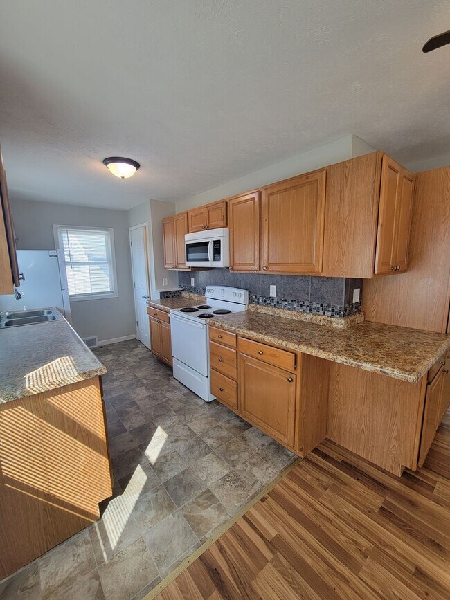 Foto del edificio - Beautiful 3 Bed 2 Bath House!