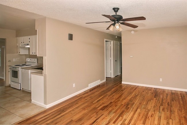 Building Photo - 2911 Fremont Dr