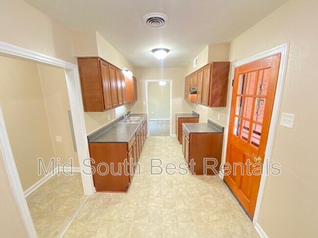 Foto del edificio - 3067 Rainier Dr