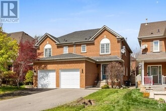 Building Photo - 30 Harnesworth Crescent