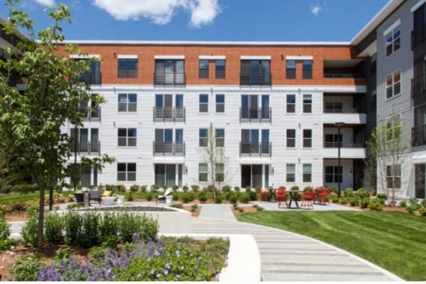 Foto principal - 1 bedroom in Burlington MA 01803