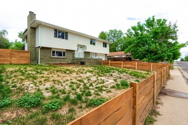 Photo - 4 BED 3 BATH HOUSE NEAR CREAK PARK!!!