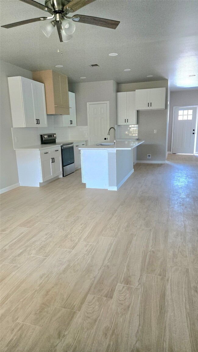 Building Photo - 3710 Harmony Ln