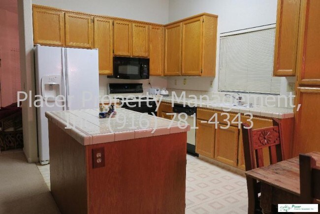 Building Photo - 1613 Steinbeck Dr