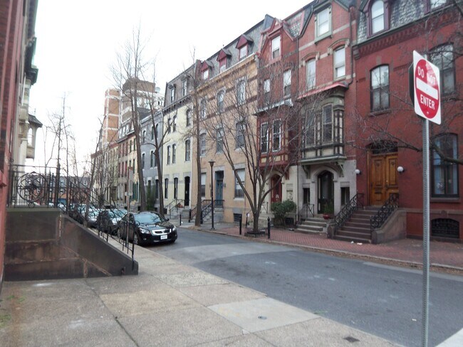 Saint James Place - 2207 Saint James Plz