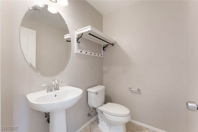 Building Photo - 655 Calamus Palm Pl