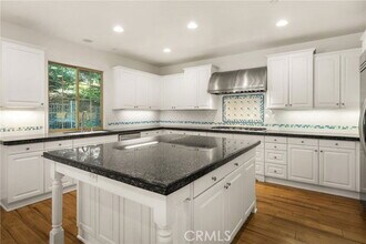 Building Photo - 38 Via Cartama