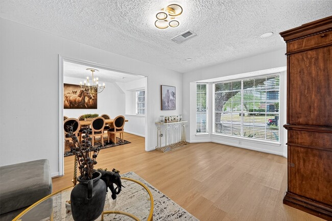 Building Photo - 15202 La Mancha Dr