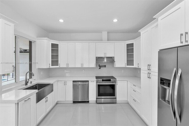 Building Photo - 6402 SW 93rd Pl