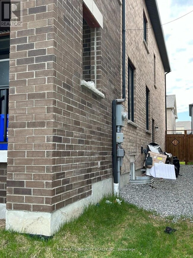 Building Photo - 133 Micklefield Ave