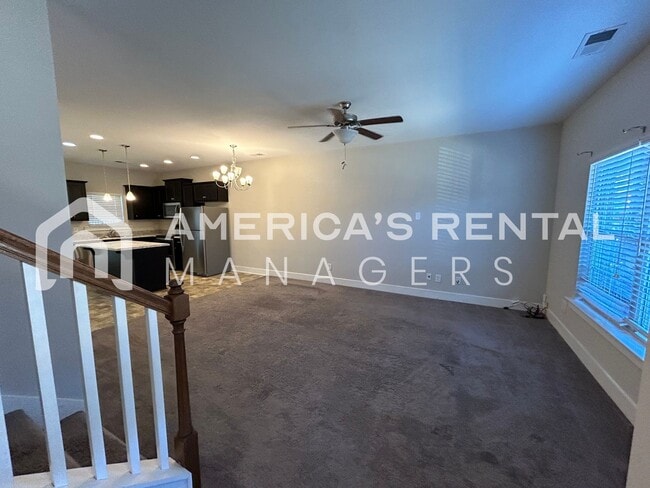 Building Photo - Townhome in Birmingham... Available to View Now!!!