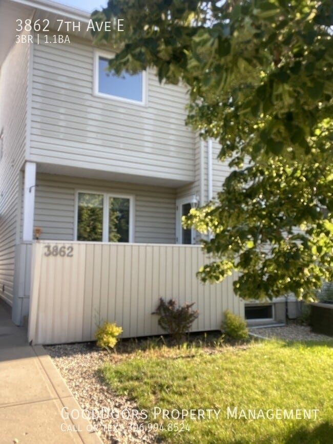 Building Photo - 3862 7th Ave E