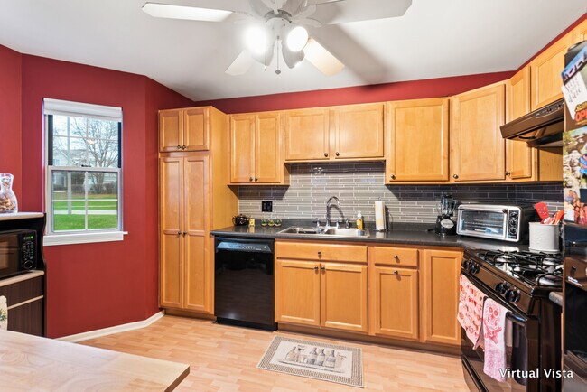 Building Photo - 136 Winchester Dr