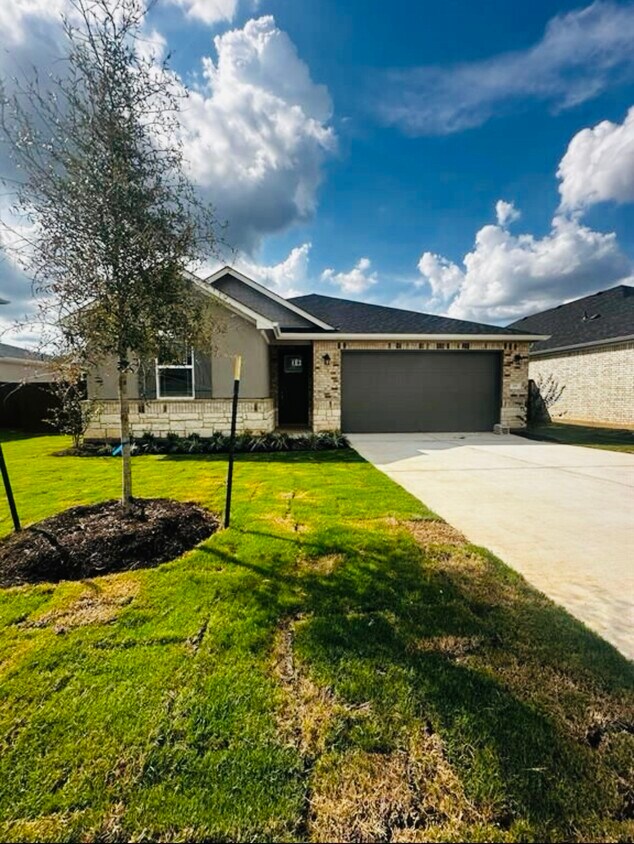 Foto principal - 116 Jasmine Ln