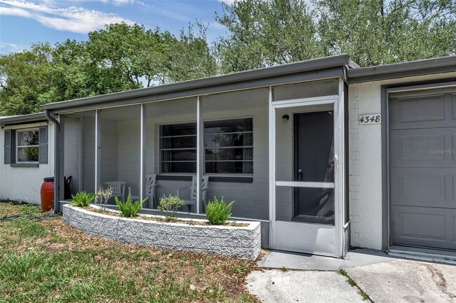 Foto del edificio - 4348 Shoreline Dr