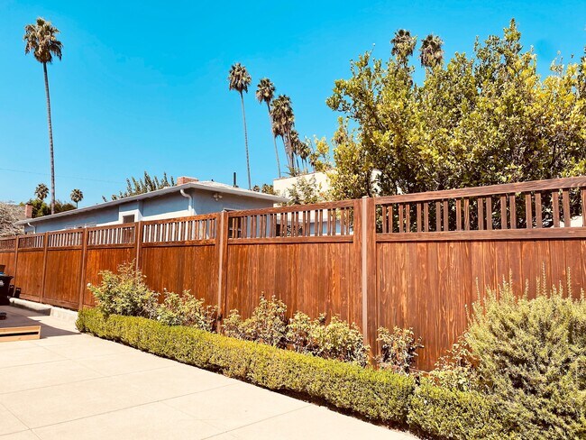 Foto del edificio - 1968 N Van Ness Ave