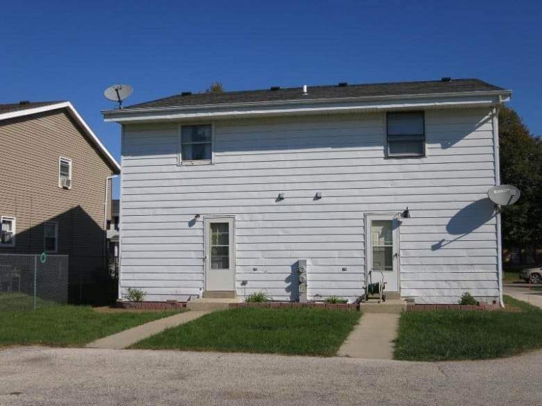 10425 W Jonen St, Milwaukee, WI 53224 Townhome Rentals in Milwaukee