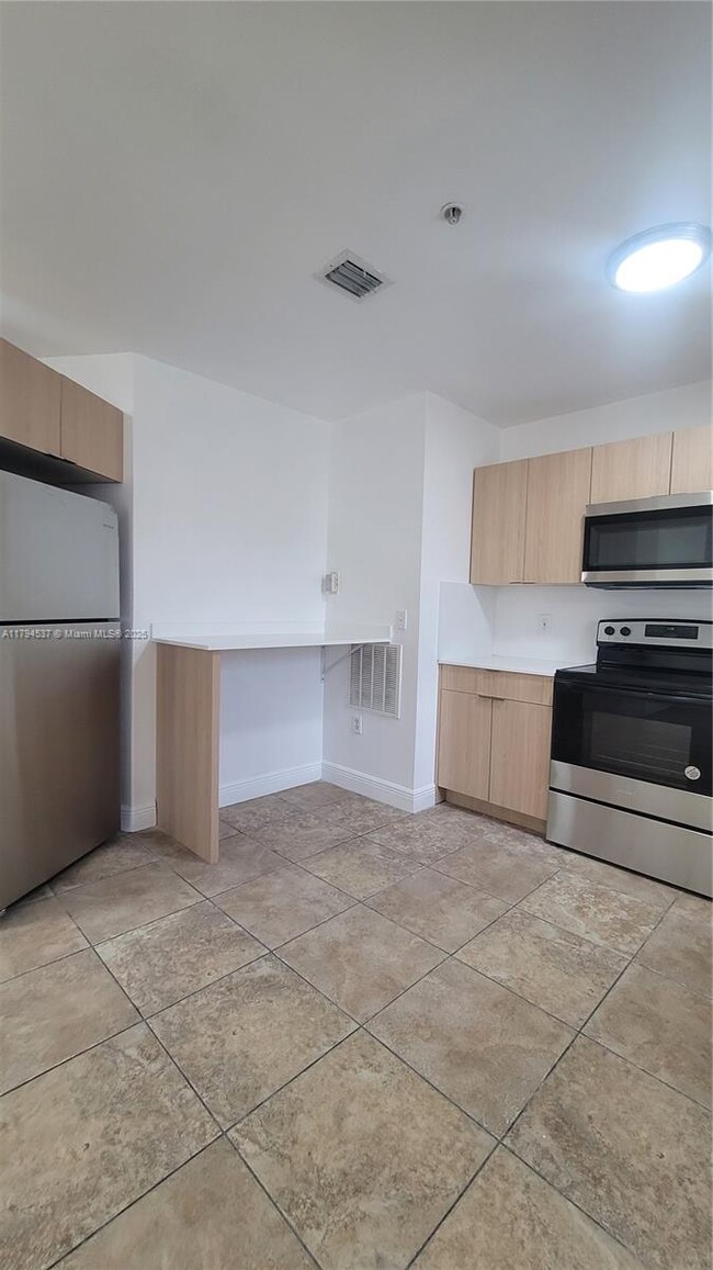 Foto del edificio - 948 SW 3rd St