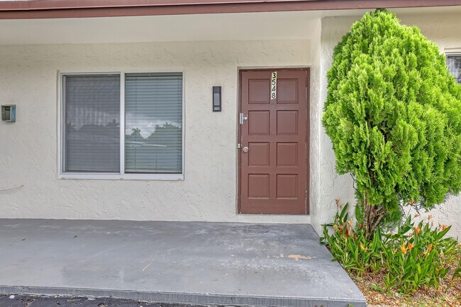 Foto del edificio - 3548 NE 5th Dr