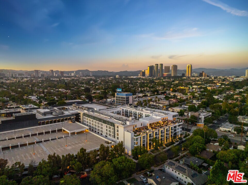 Foto principal - 2455 Overland Ave