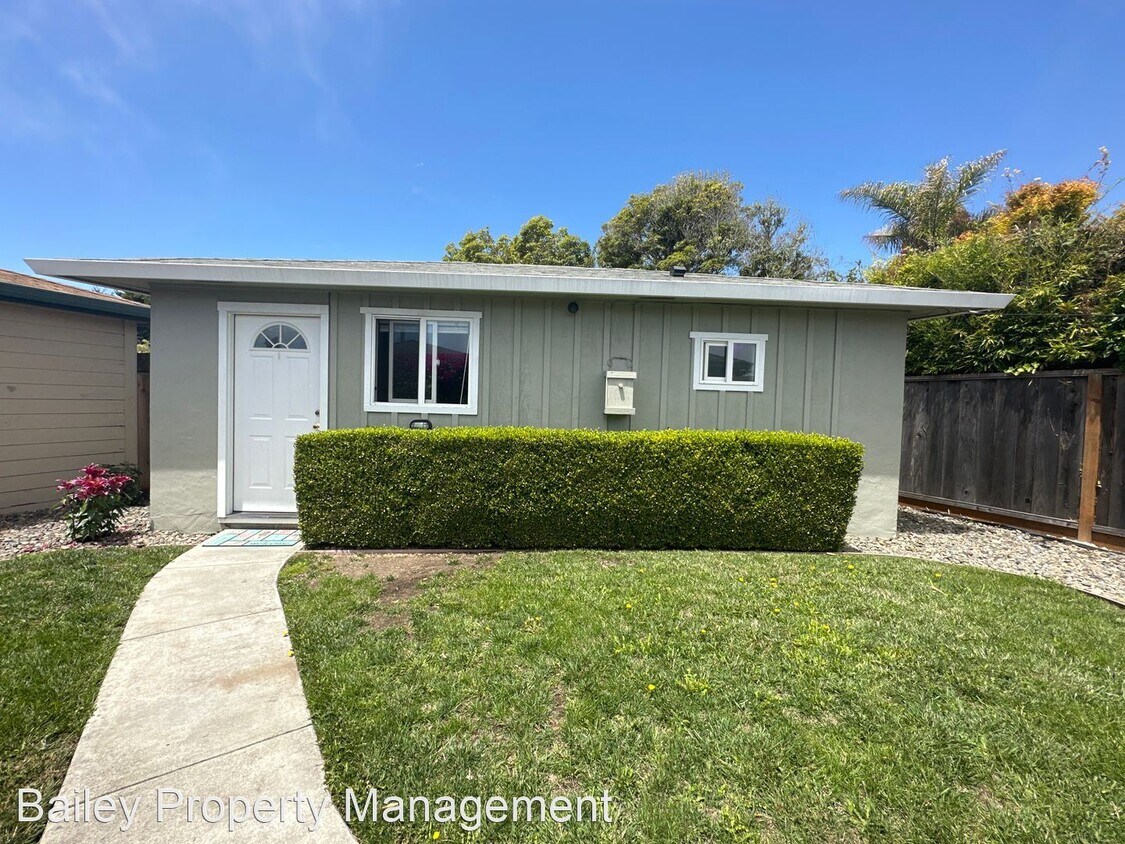Primary Photo - Studio, 1 bath House - 4201 Portola Drive