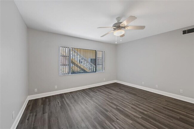 Foto del edificio - 5900 NE 22nd Way