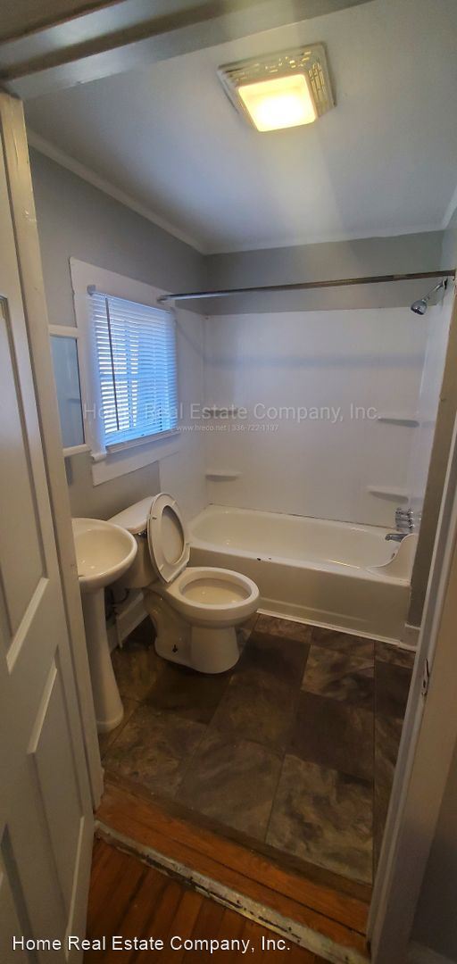 Building Photo - 3 br, 1 bath House - 1601 E. 25th Street