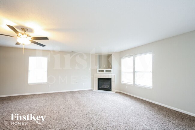 Foto del edificio - 8775 N Springview Dr