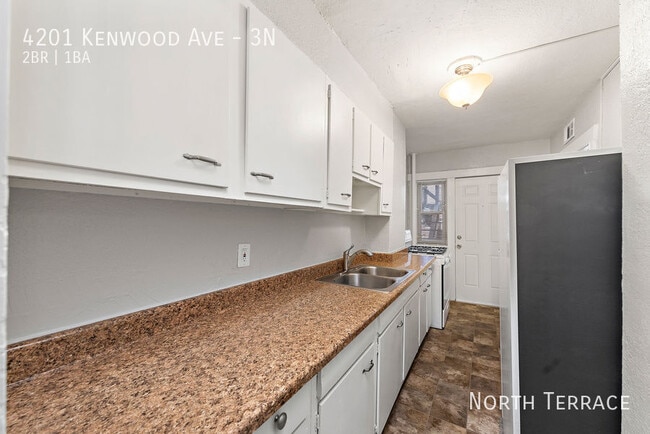 Building Photo - 4201 Kenwood Ave