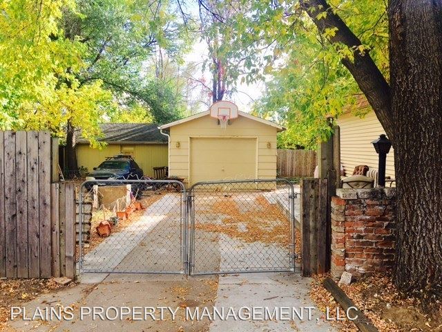Primary Photo - 348 W 1st St