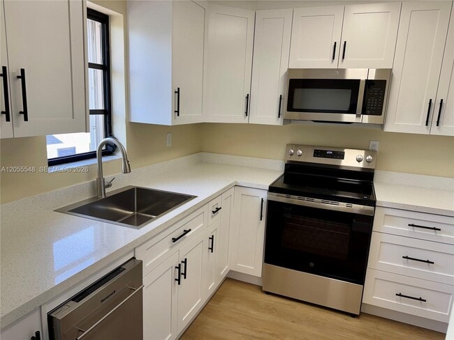 Foto del edificio - 19360 SW 103rd Ct