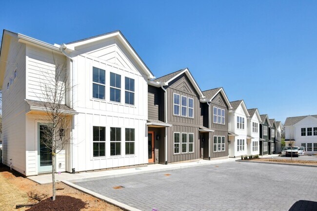 Building Photo - 341 Archwood Dr