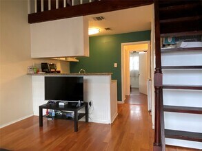 Building Photo - 1905 San Gabriel St