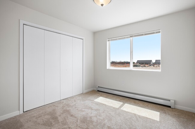 Bedroom - Eagle Heights Apartments