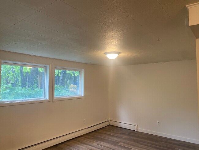 Living room - 809 S Black Ave