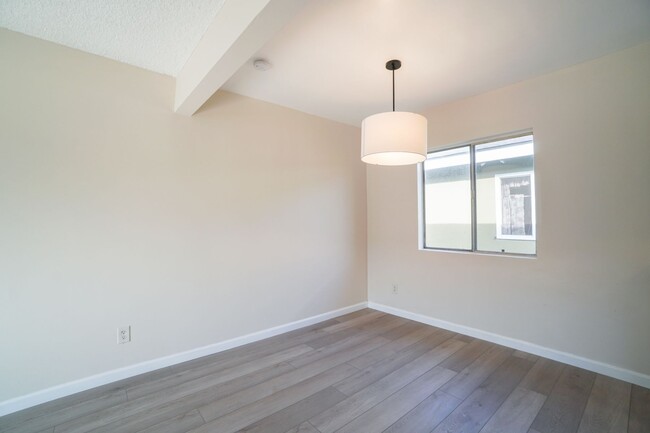 Dining Area - 1400 Exposition Blvd