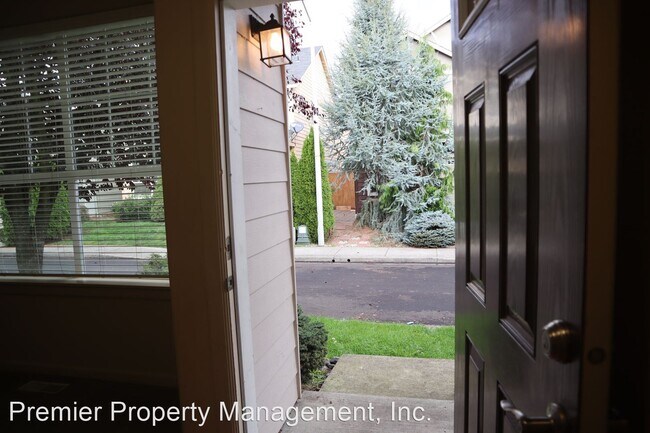 Building Photo - 3 br, 2.5 bath House - 3519 NE 42nd Street