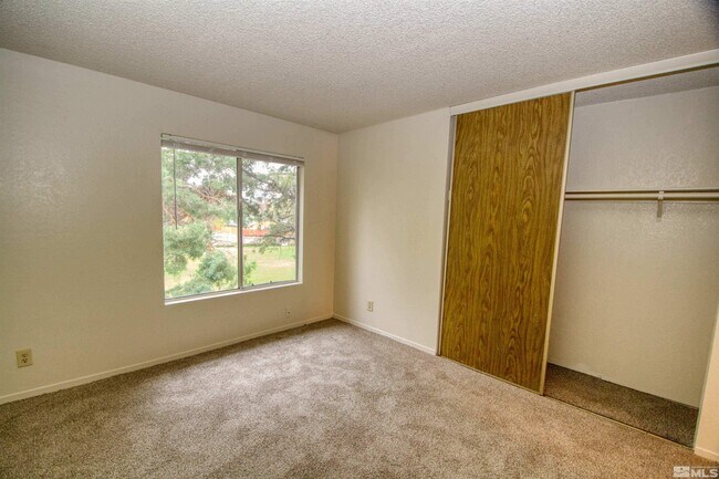 Foto del edificio - 3916 Clear Acre Ln