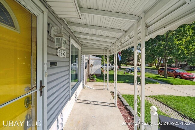 Building Photo - 4 br, 1 bath House - 8252 Ziegler