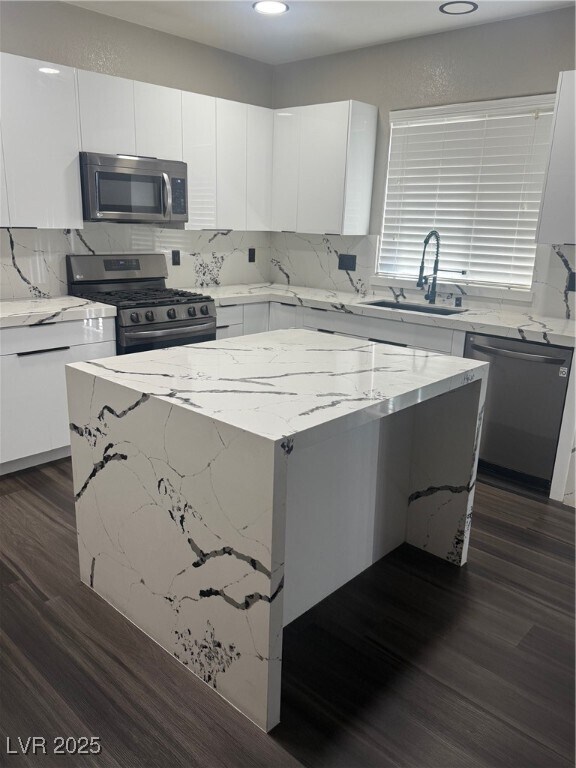 Foto principal - 6409 Wild Chive Ave