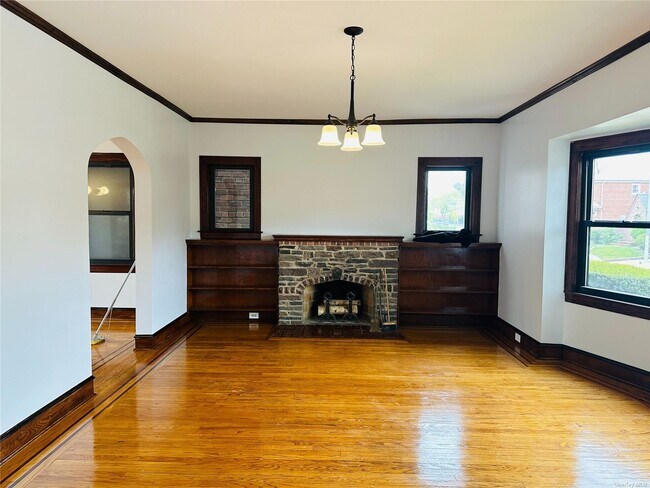 Building Photo - 166-40 25th Ave