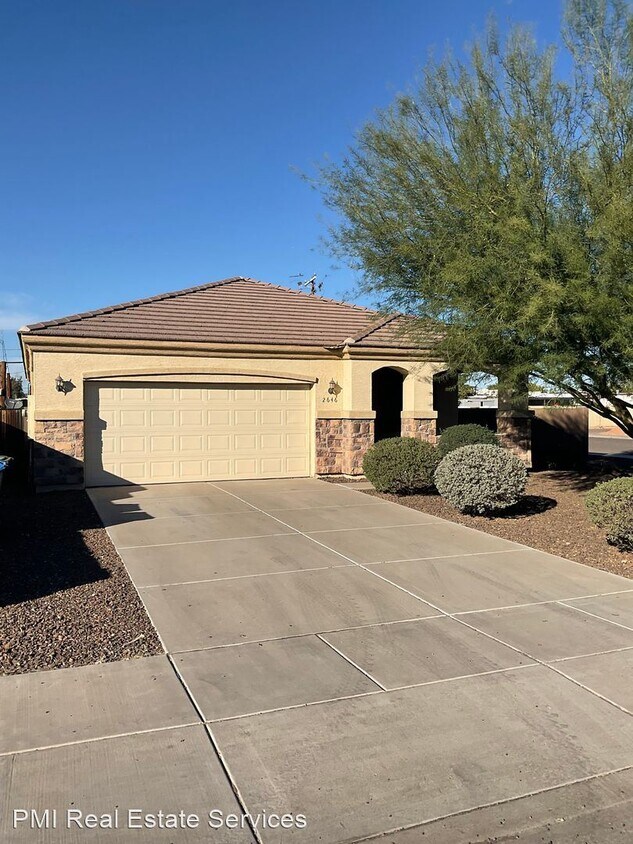 Foto principal - 3 br, 2 bath House - 2646 E Grandview Rd