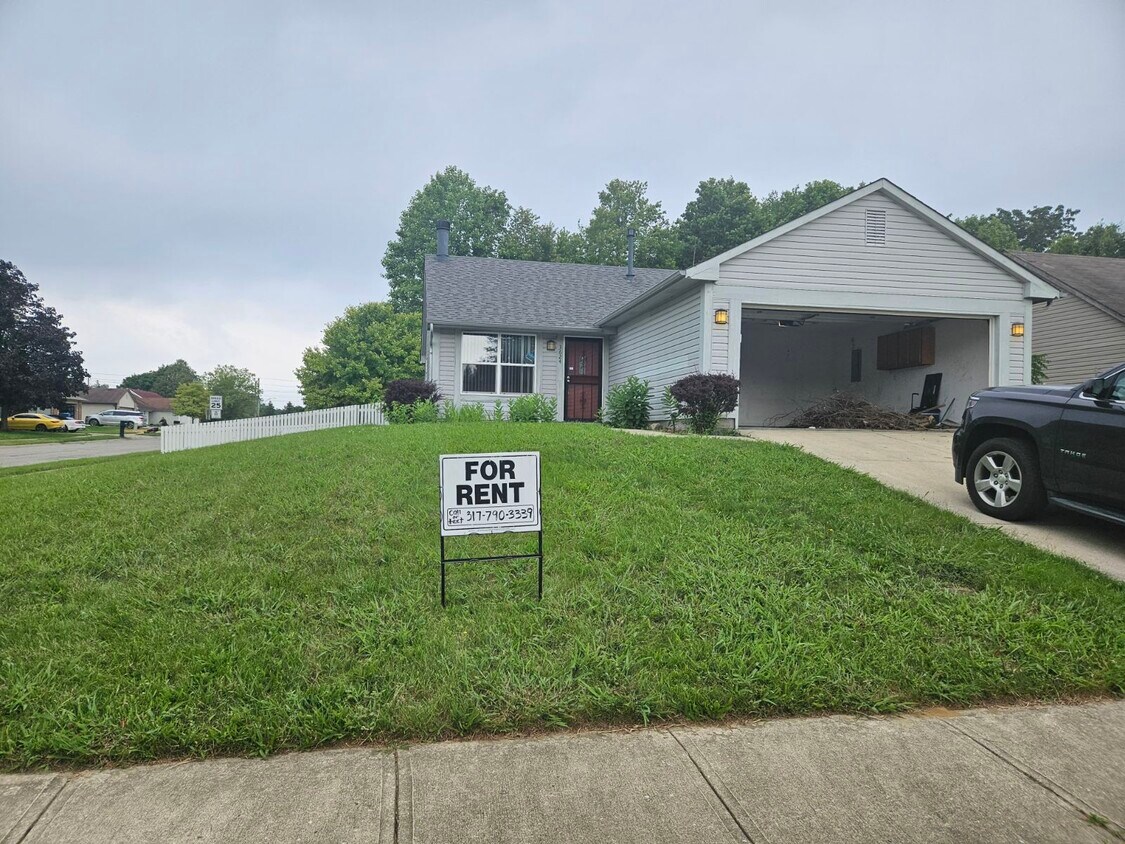 Primary Photo - 3624 Foxtail Dr