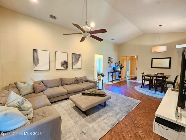Building Photo - 1255 Sangria Cir